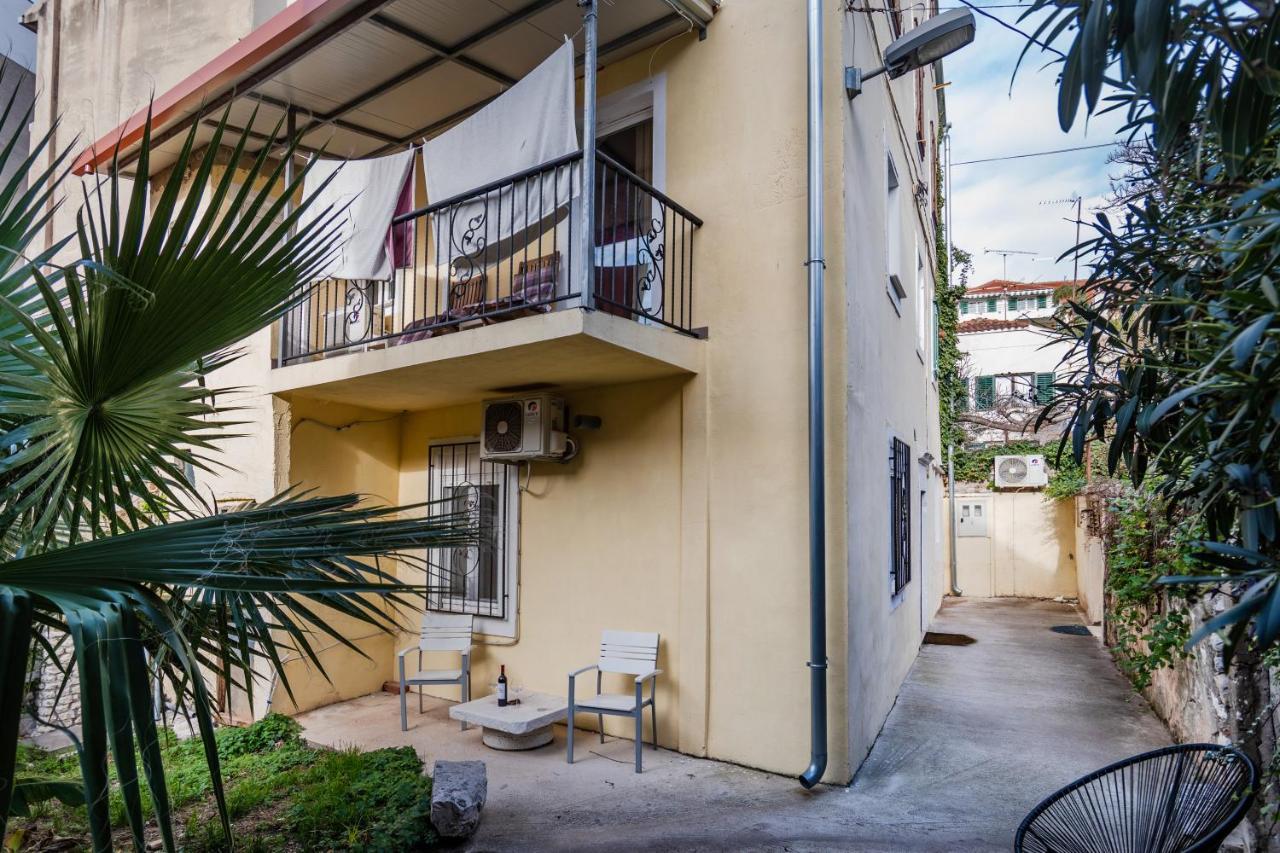Old Split Apartment Exterior photo