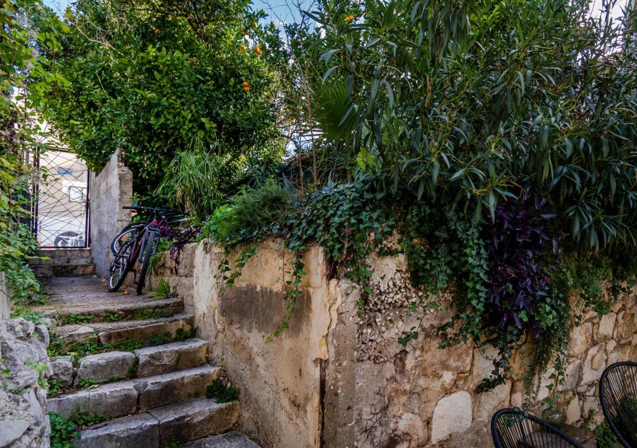 Old Split Apartment Exterior photo