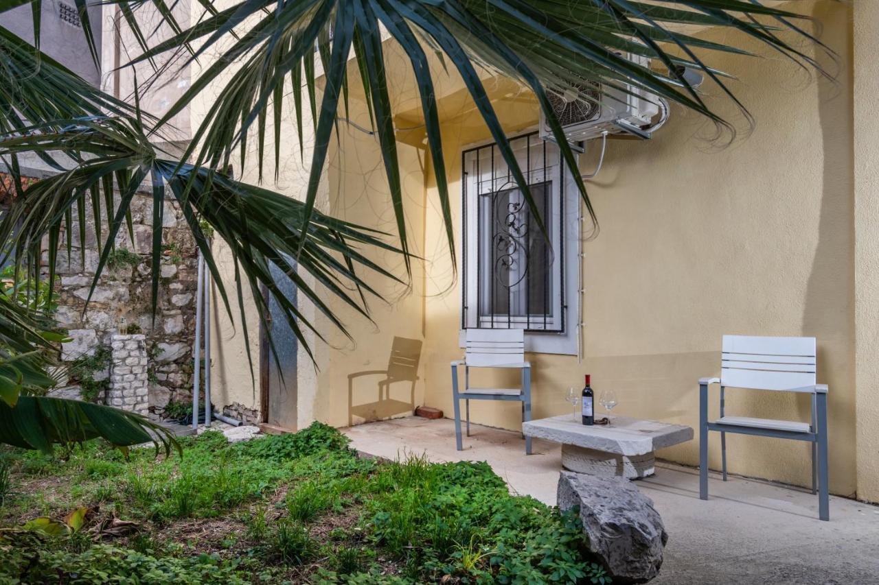 Old Split Apartment Exterior photo